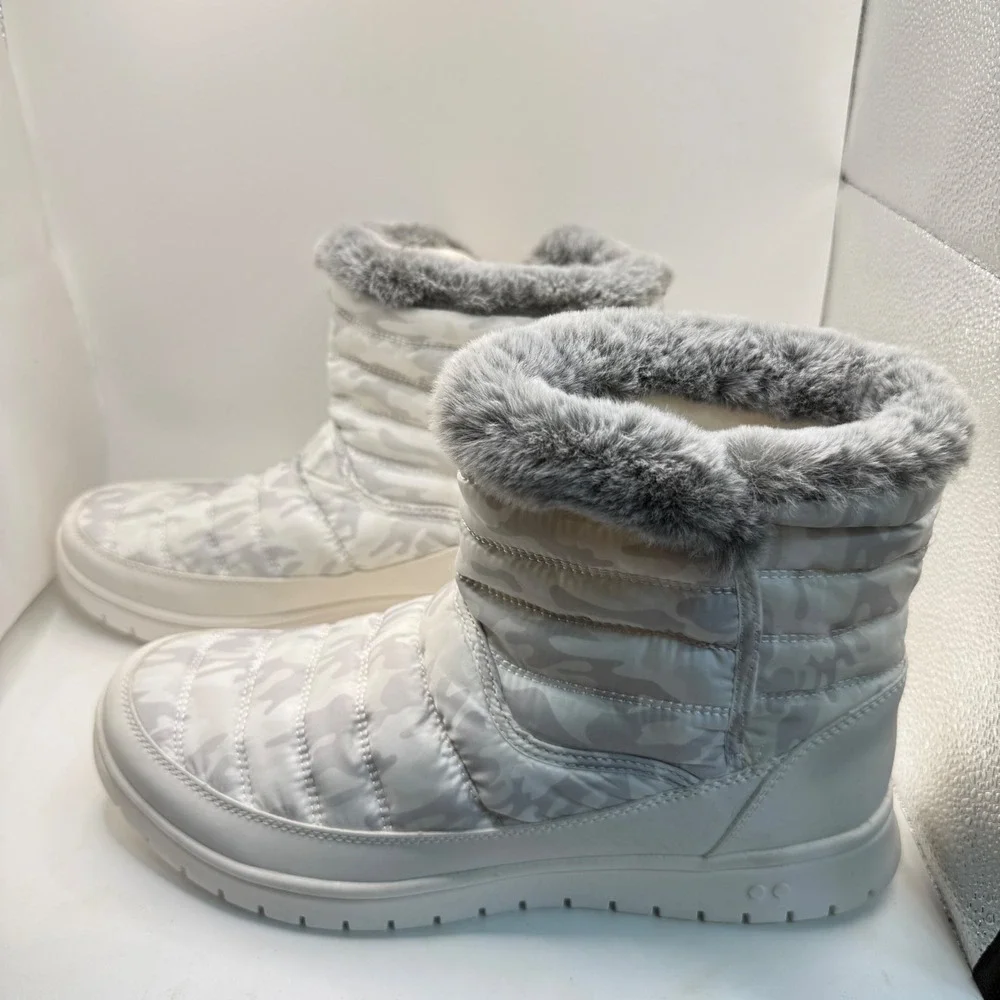 Ryka Suzy Women Winter Boots Grey White Camo‎ Faux Fur Trim Quilted Puffer Sz 11